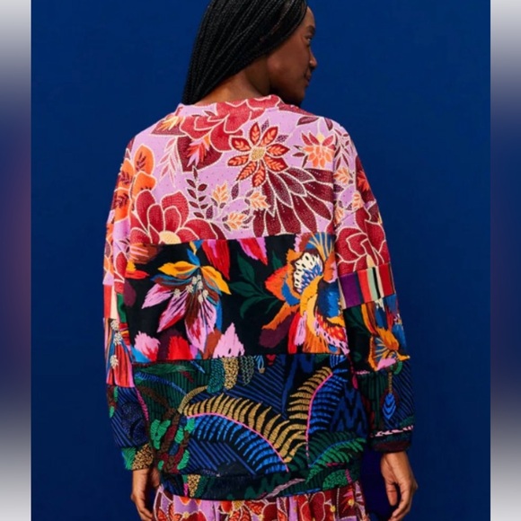 NWT FARM Rio Lilac Mixed Prints Sweatshirt in Multi - Size Medium - Picture 2 of 6